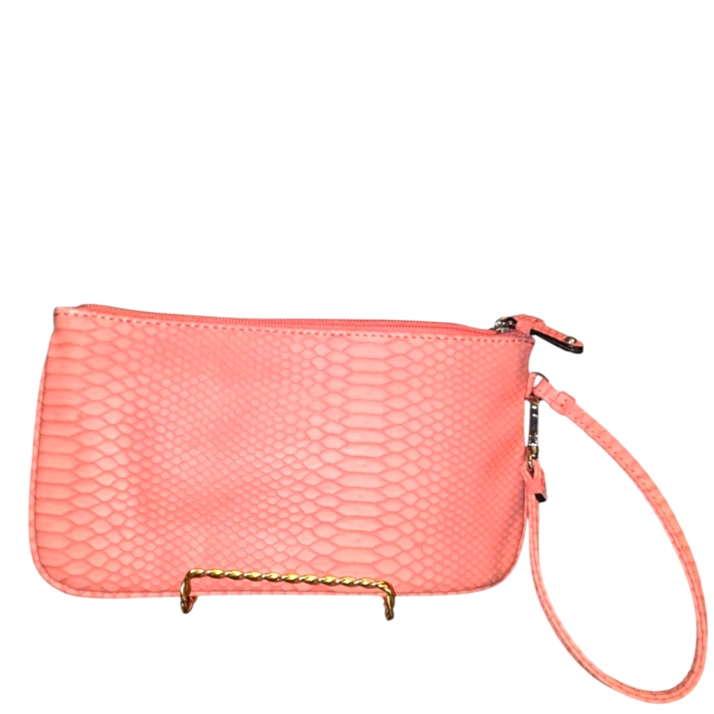 SOLD to @mariandbrunt West Blush Pink Wristlet with Silver Stud Detail - Picture 7 of 7